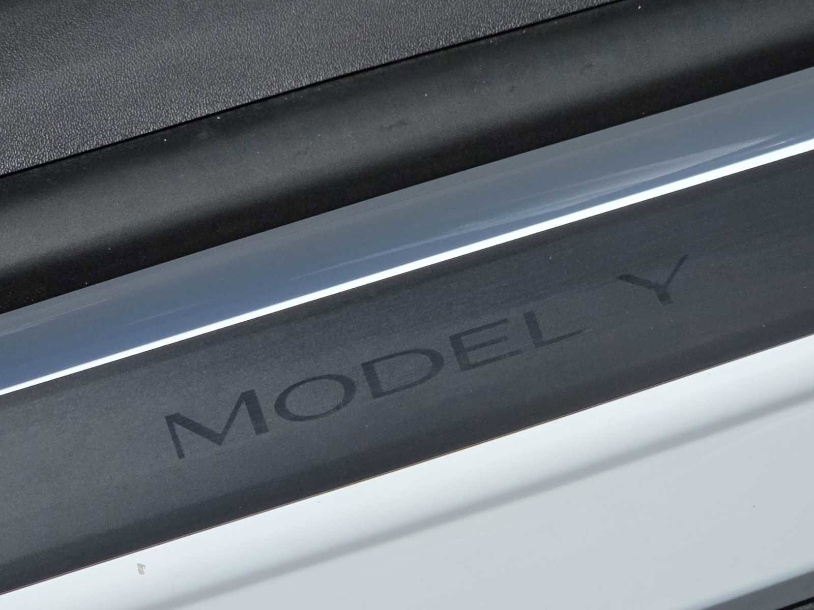 Used 2021 Tesla Model Y Long Range AWD/4WD image 11