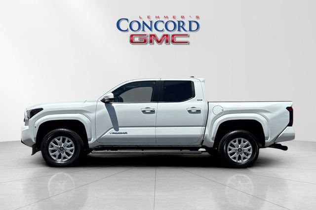 Used 2024 Toyota Tacoma SR5 w/ SR5 Upgrade Package AWD/4WD image 7