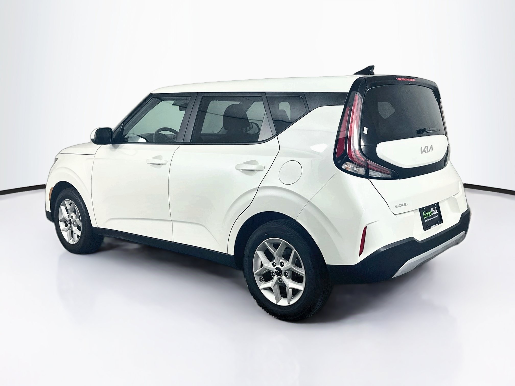 Used 2025 Kia Soul LX w/ LX Technology Package FWD image 5