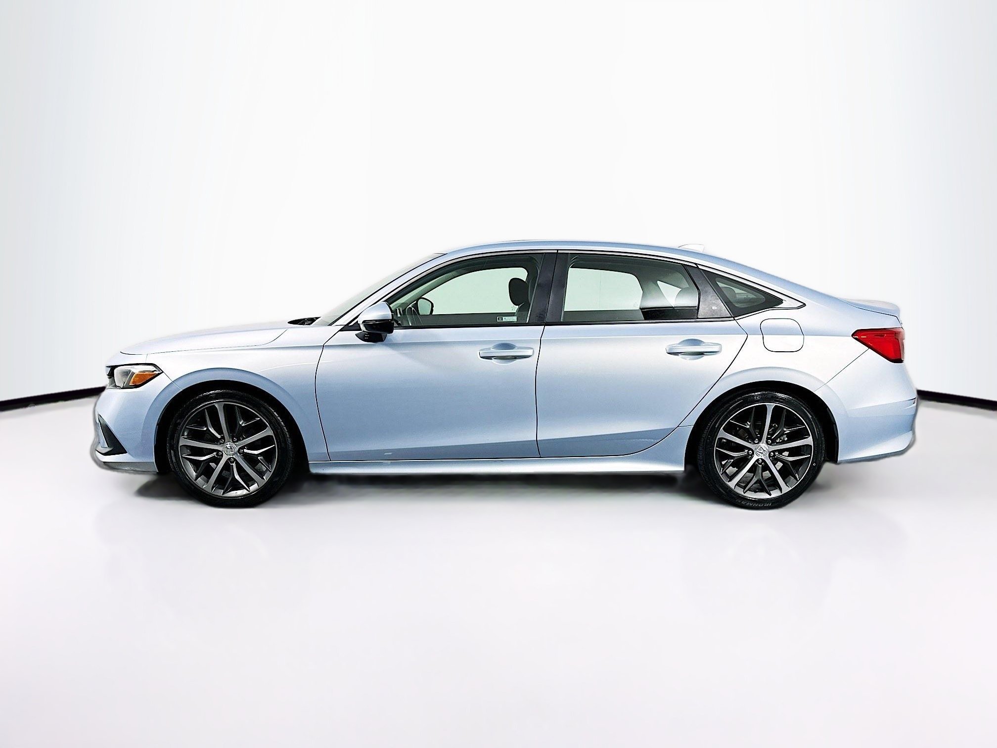 Used 2023 Honda Civic Touring image 4