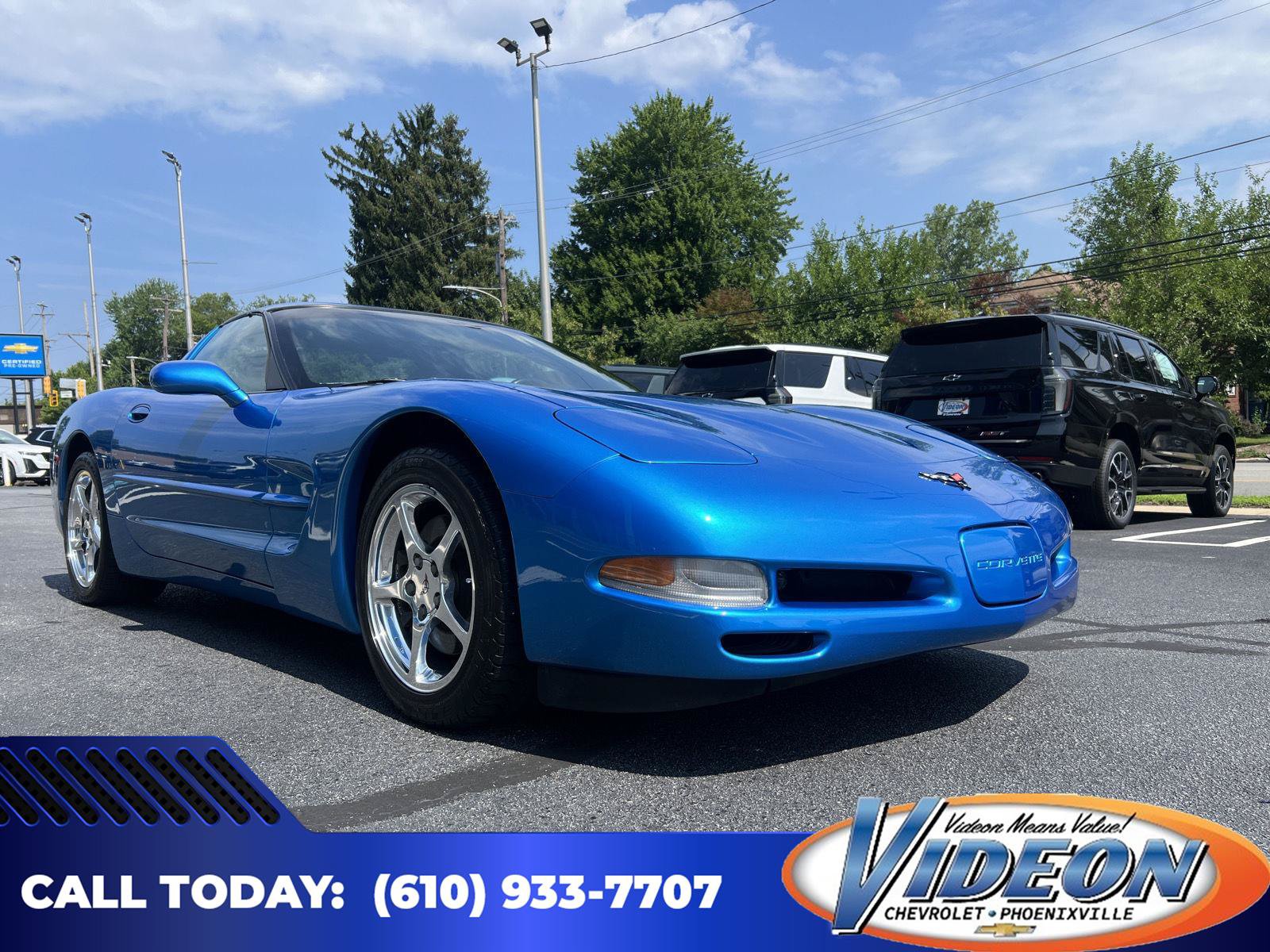 Used 2000 Chevrolet Corvette Coupe w/ Performance Handling Pkg RWD image 1