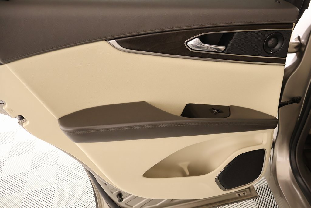 Used 2020 Lincoln Nautilus Reserve w/ Equipment Group 201A image 18