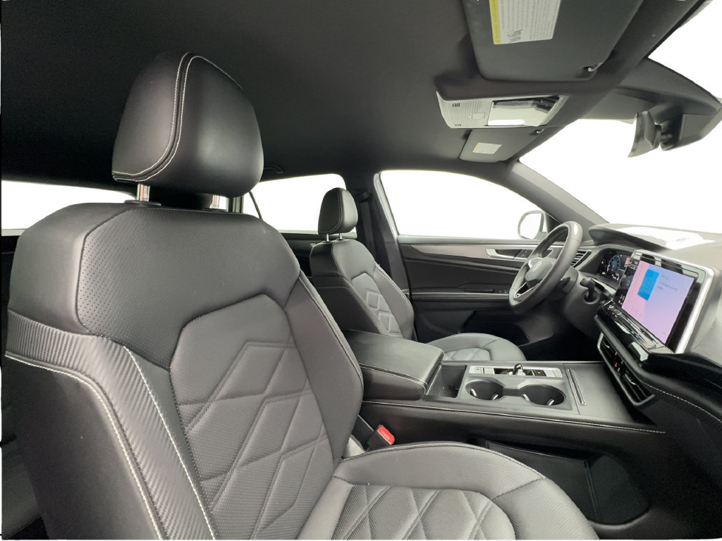 Used 2024 Volkswagen Atlas Cross Sport SE FWD image 33