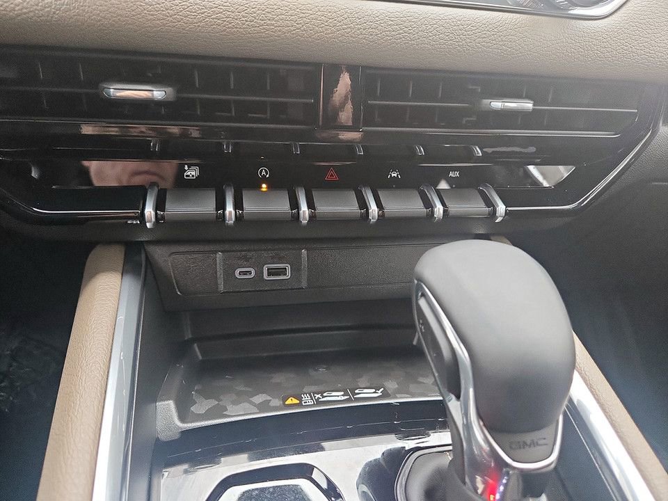 New 2026 GMC Canyon Denali w/ LPO, Denali Black Edition image 25