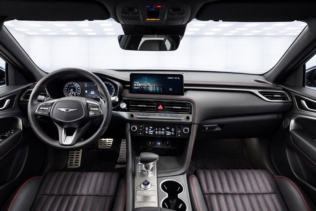 Used 2025 Genesis G70 2.5T w/ Sport Prestige Package image 17