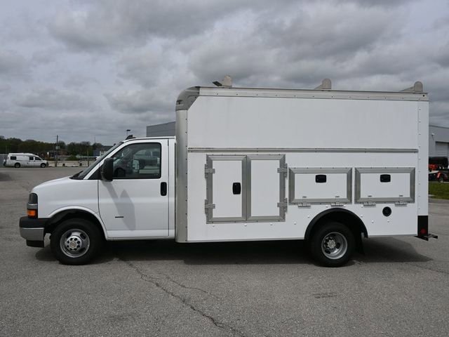 Used 2022 Chevrolet Express 3500 w/ Power Convenience Package image 4