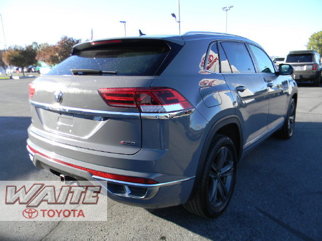 Used 2020 Volkswagen Atlas Cross Sport SE w/ Panoramic Sunroof Package AWD/4WD image 2