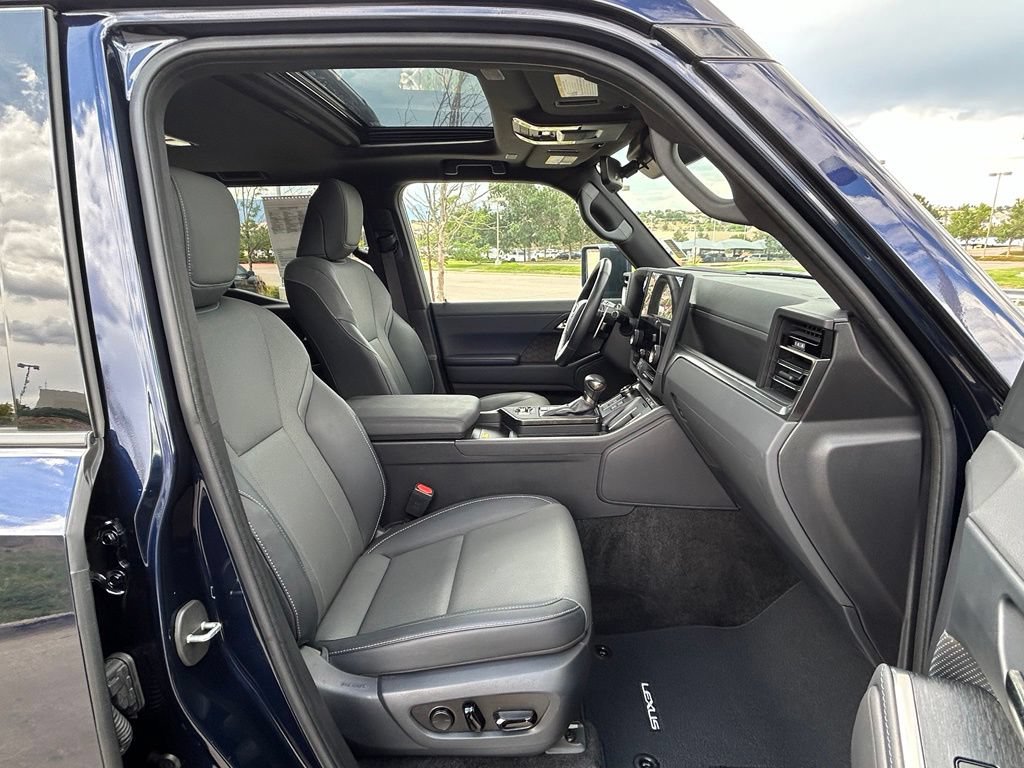 Used 2024 Lexus GX 550 AWD/4WD image 33