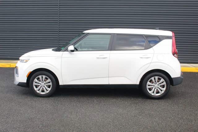 Used 2020 Kia Soul LX image 2