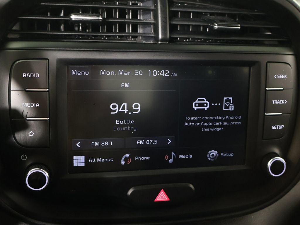 Used 2025 Kia Soul LX w/ LX Technology Package FWD image 40