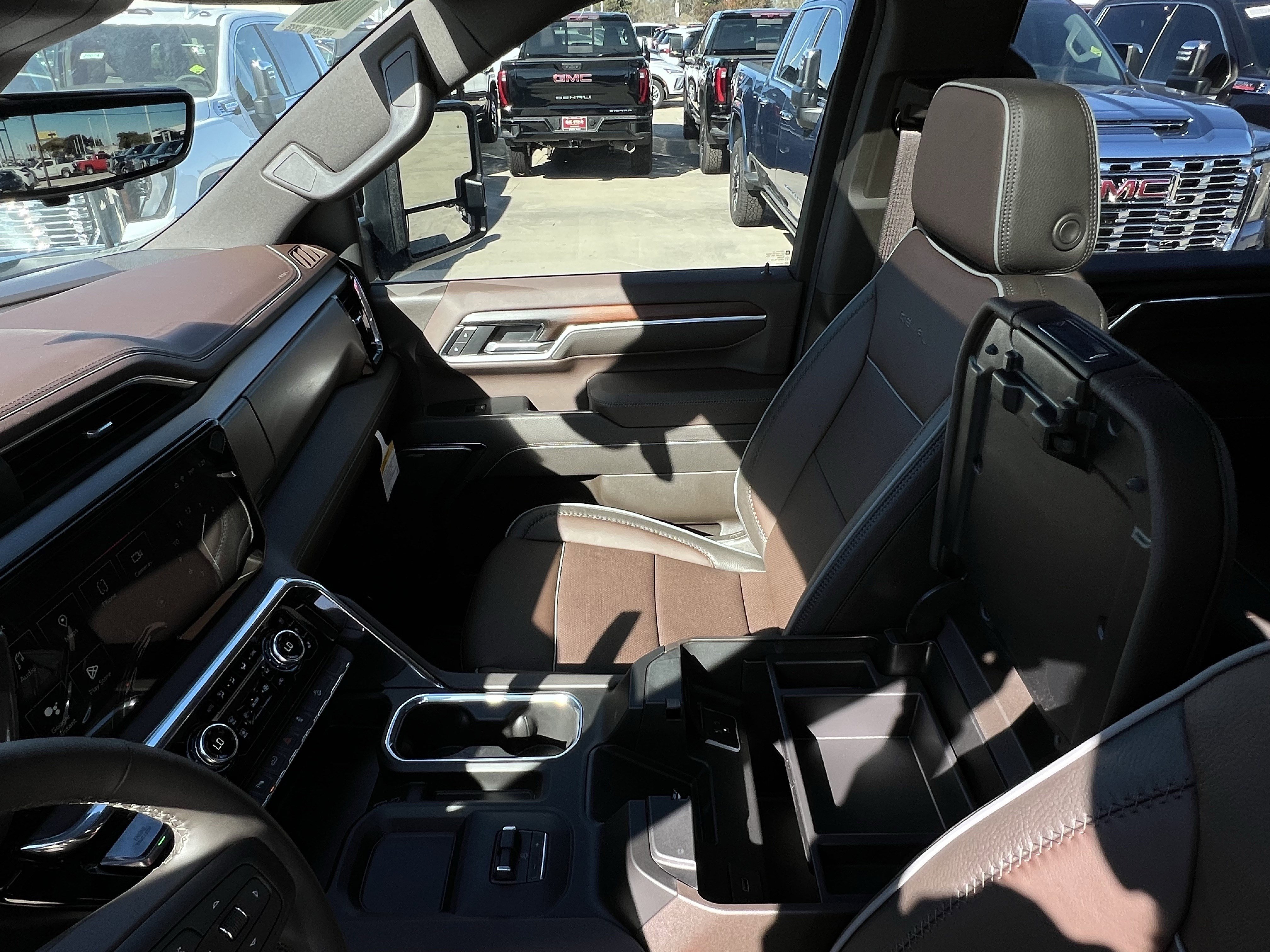 New 2026 GMC Sierra 2500 Denali w/ Denali Reserve Package image 24