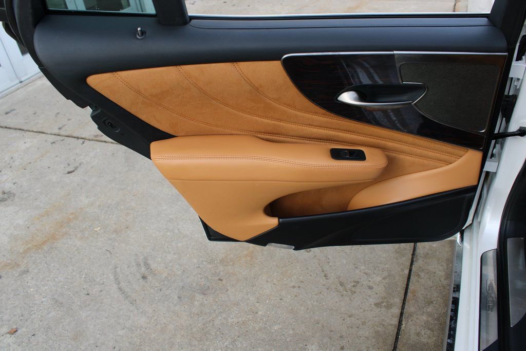 Used 2021 Lexus LS 500h image 23