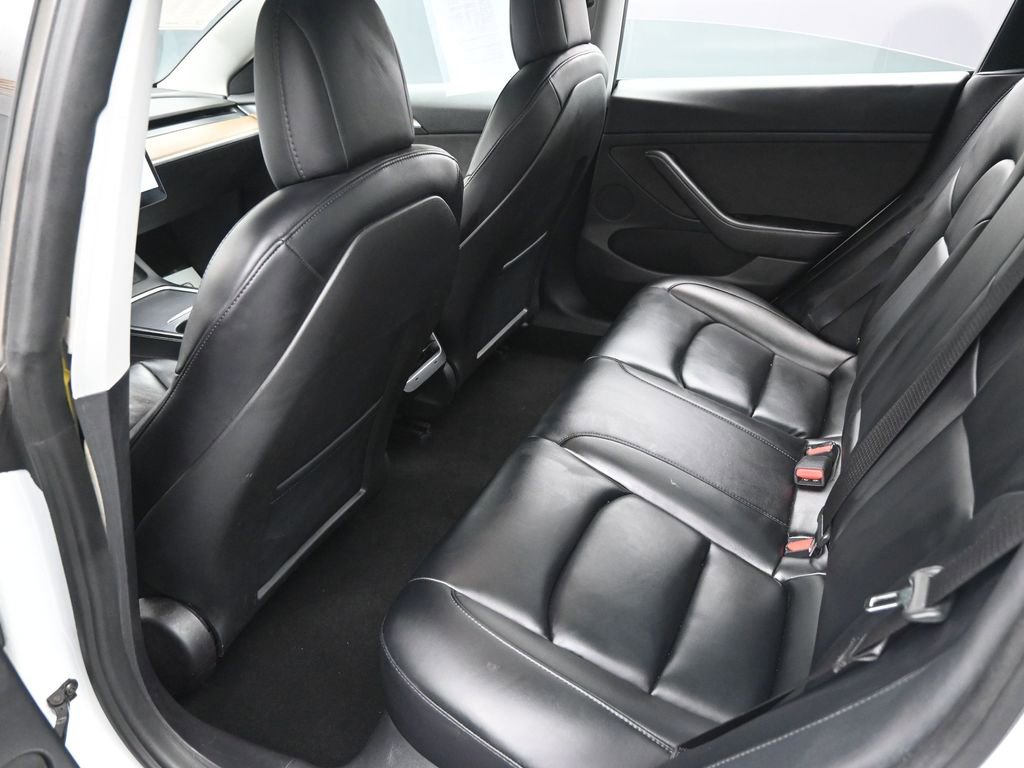 Used 2021 Tesla Model 3 Standard Range Plus image 27