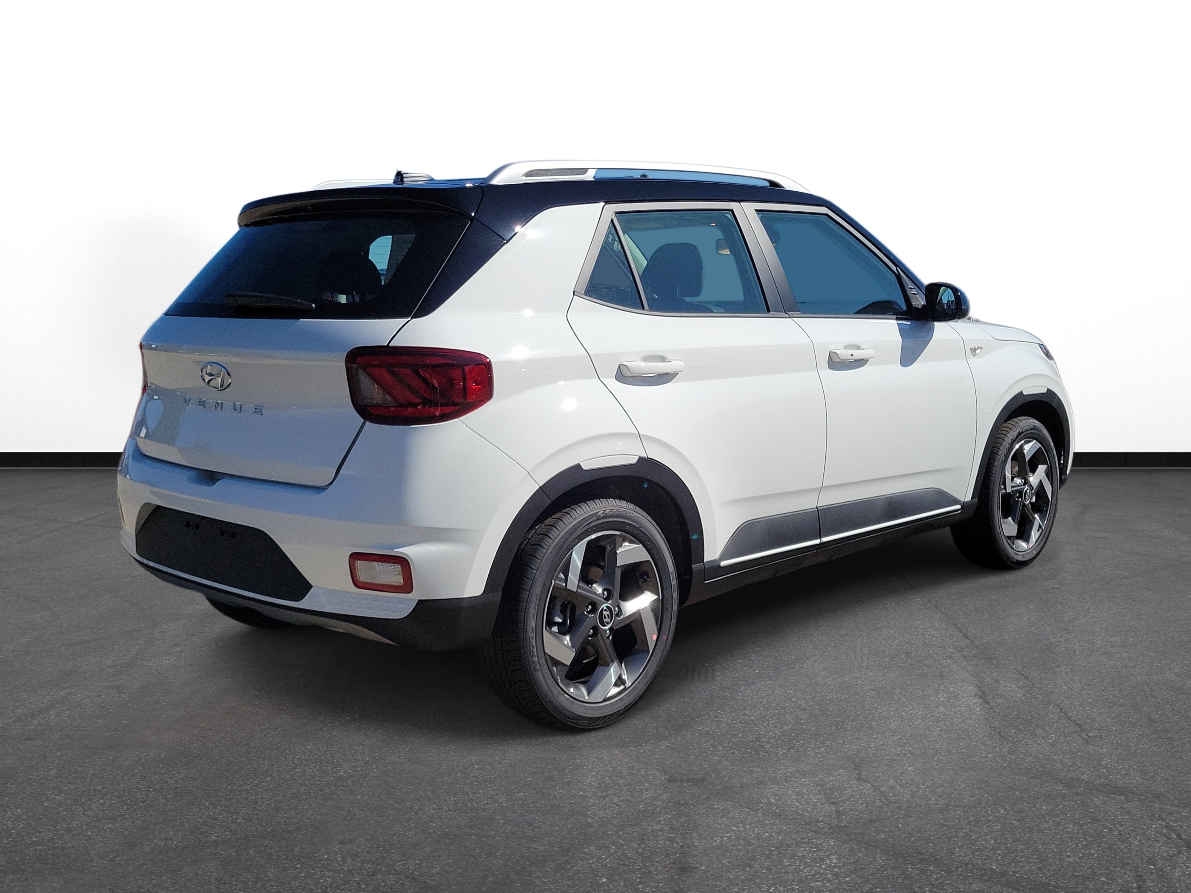 New 2026 Hyundai Venue SEL FWD image 4