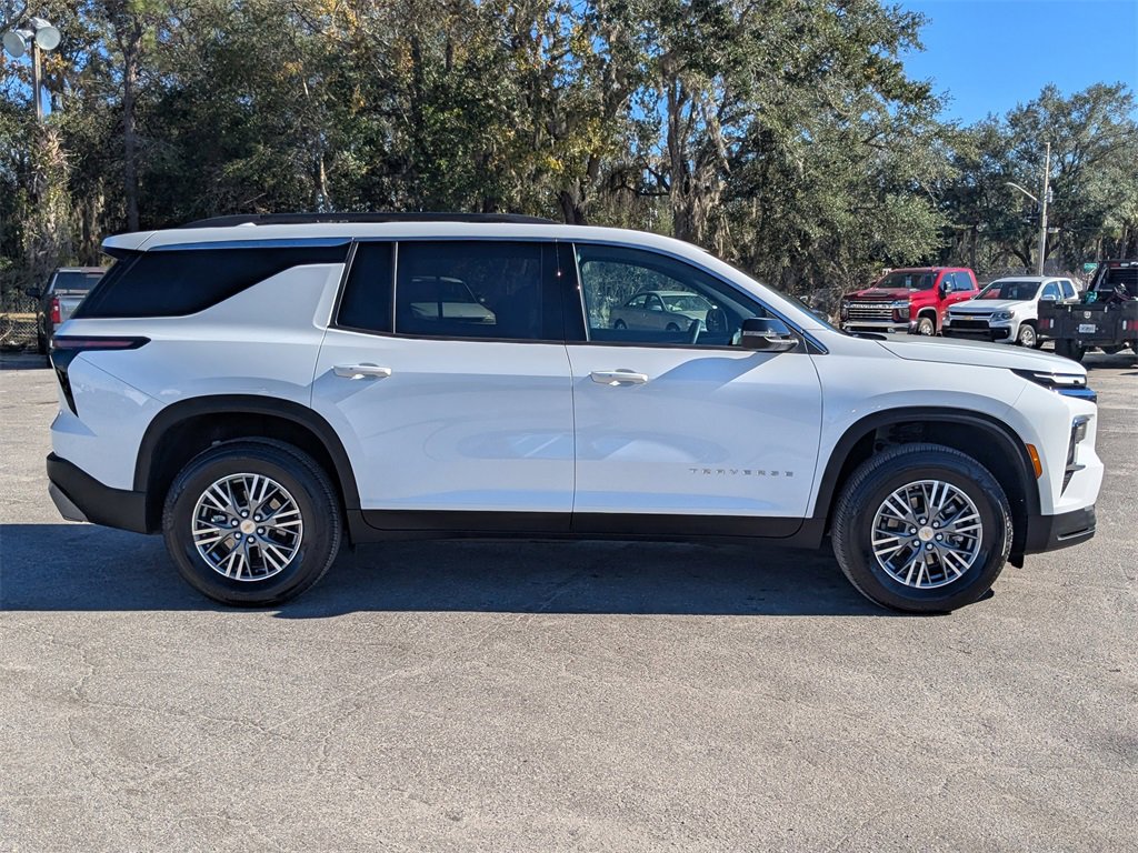 Certified 2025 Chevrolet Traverse LT image 2