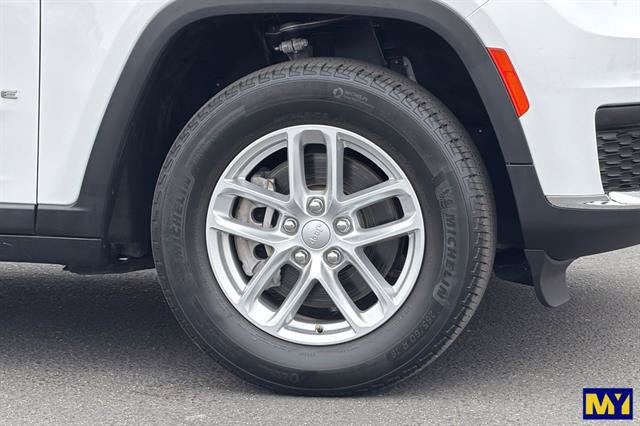 Used 2022 Jeep Grand Cherokee L Laredo w/ Luxury Tech Group I RWD image 36