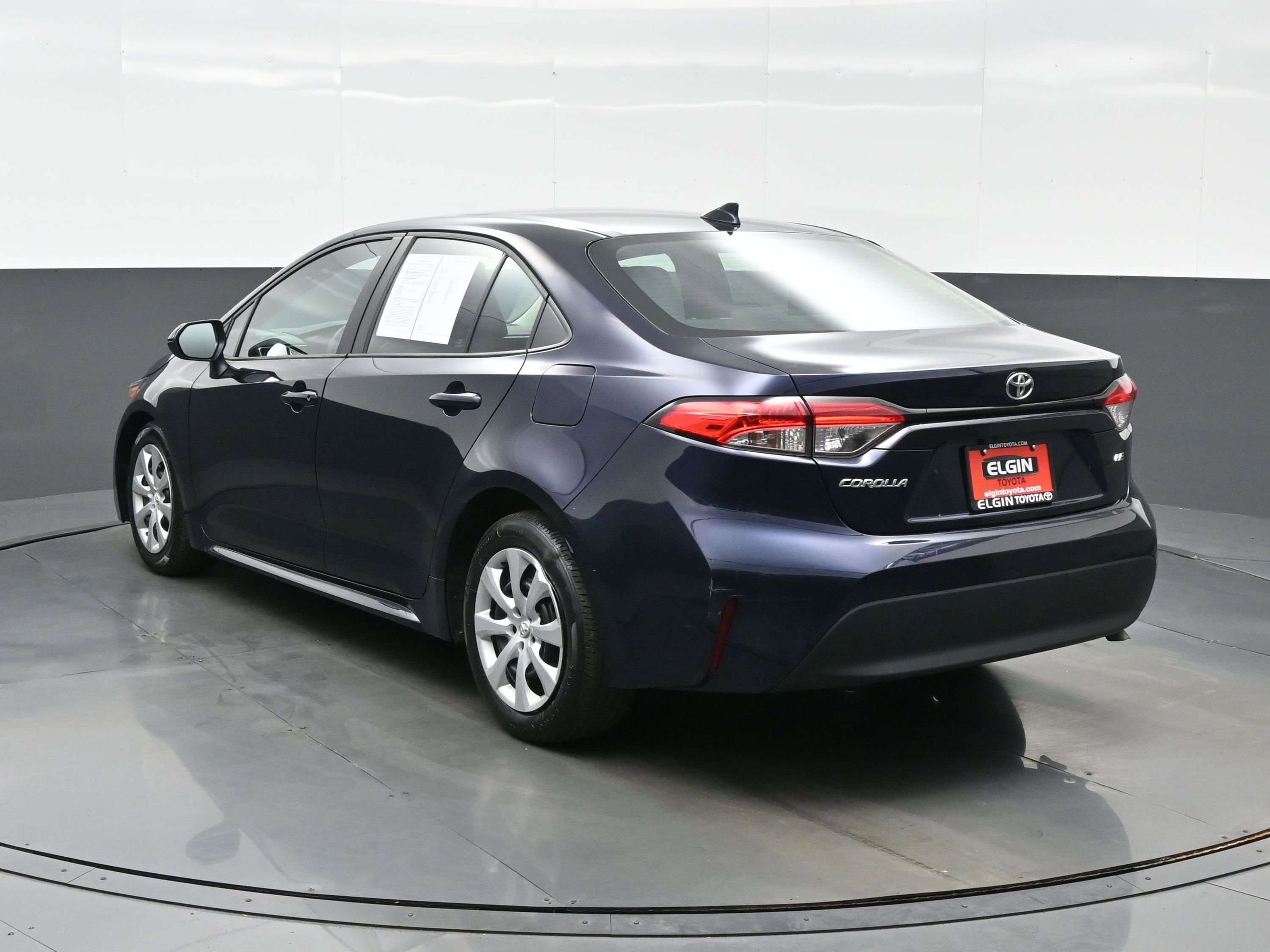 Used 2023 Toyota Corolla LE FWD image 4