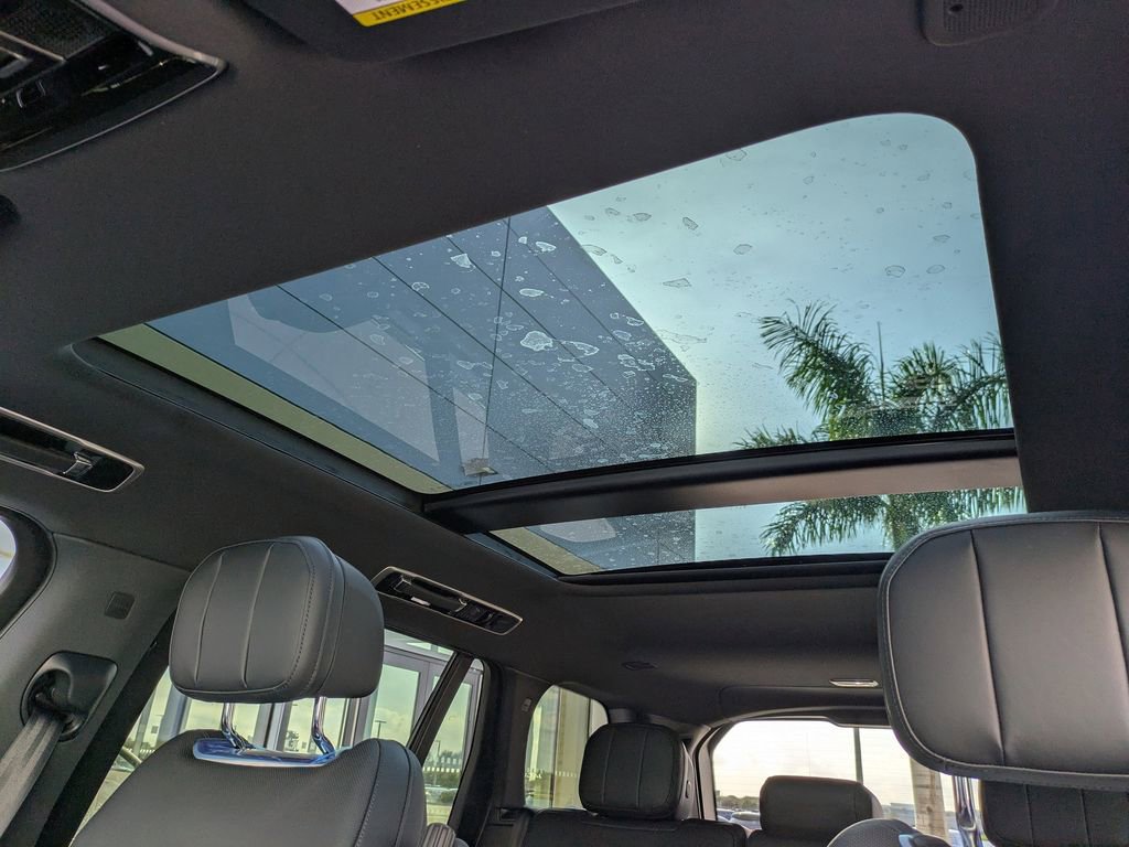 New 2026 Land Rover Range Rover Long Wheelbase SE image 23