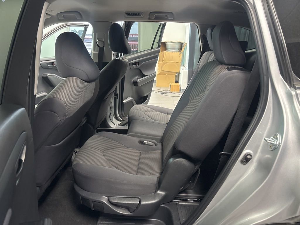 Used 2024 Toyota Highlander LE FWD image 24
