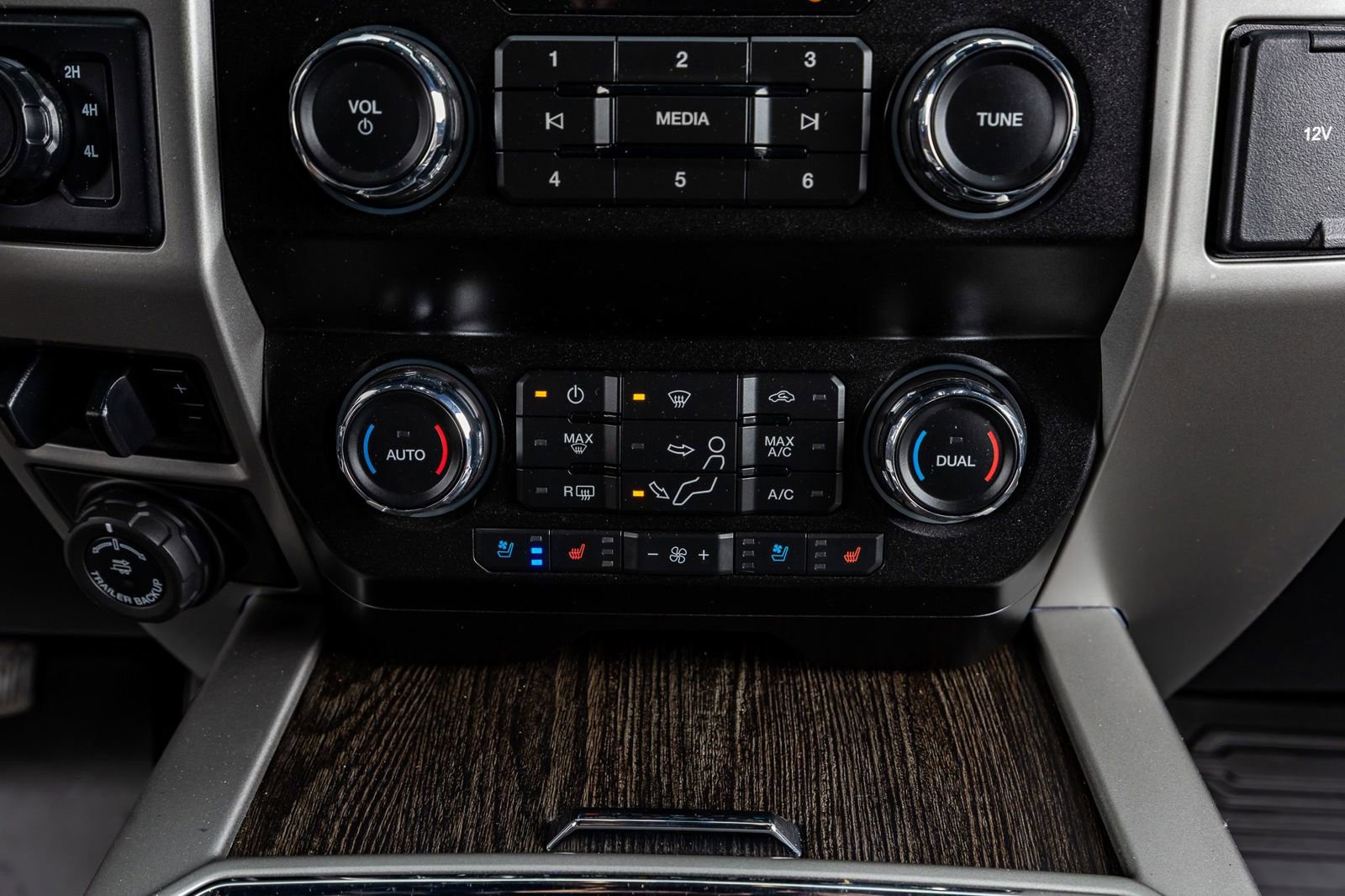 Used 2020 Ford F250 Lariat image 26