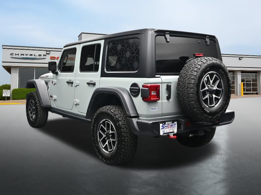 Used 2024 Jeep Wrangler Unlimited Rubicon w/ Convenience Group AWD/4WD image 3