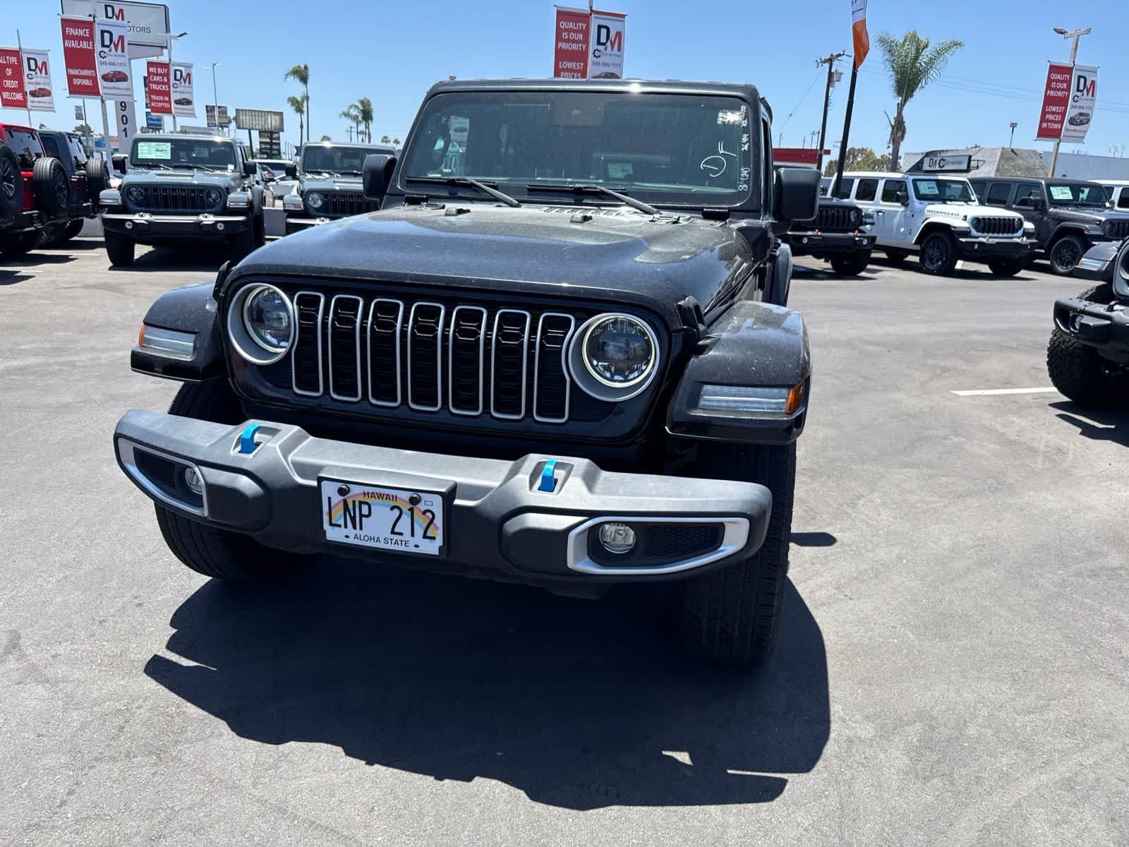 Used 2024 Jeep Wrangler Unlimited Sahara AWD/4WD image 4