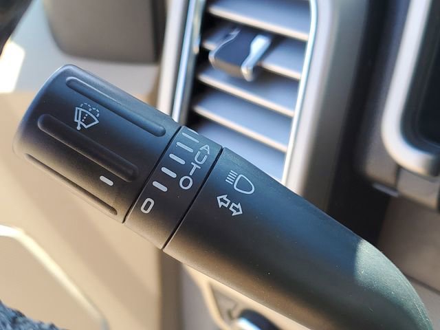 Used 2016 Ford F150 Lariat w/ Equipment Group 502A Luxury image 9