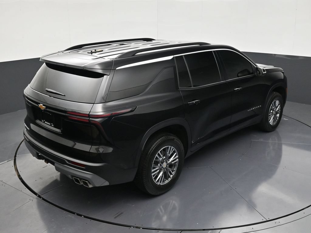 Used 2025 Chevrolet Traverse LT FWD image 16