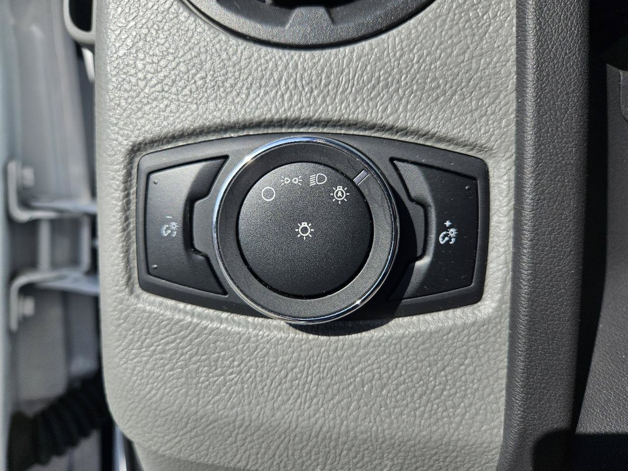Used 2023 Ford E-350 and Econoline 350 Super Duty w/ Power Windows & Locks Group RWD image 31