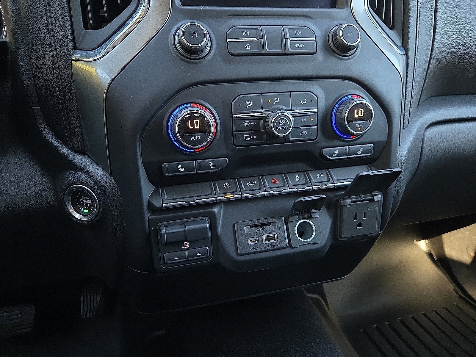 Used 2019 Chevrolet Silverado 1500 LT w/ All-Star Edition AWD/4WD image 16