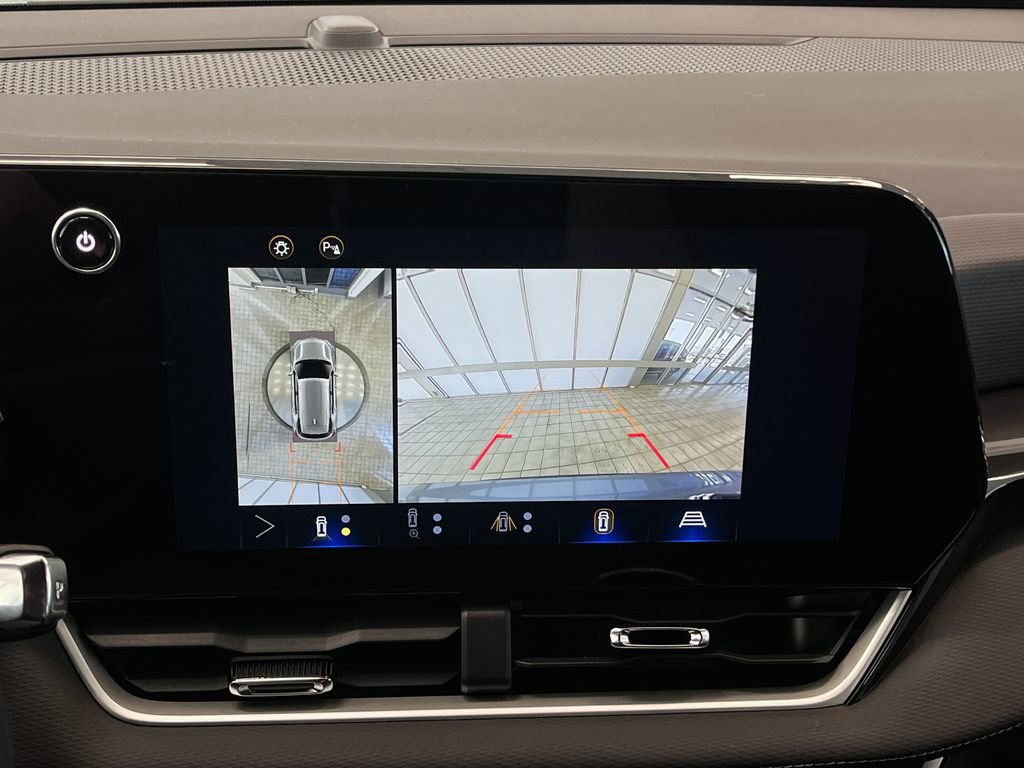 Certified 2025 Chevrolet Equinox LT w/ Safety and Technology Package image 24