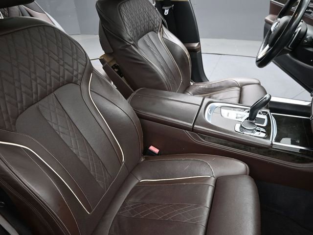 Used 2016 BMW 740i image 23