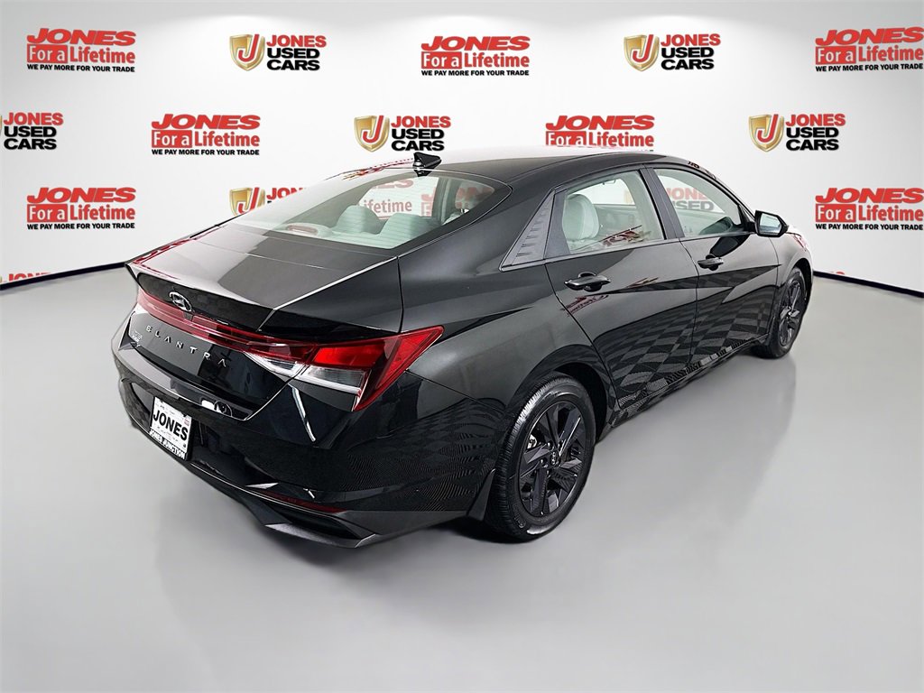 Certified 2022 Hyundai Elantra SEL image 15