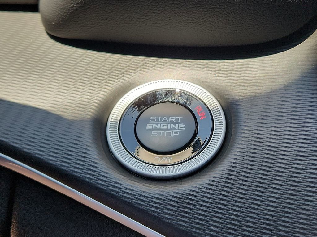 New 2025 Jeep Grand Cherokee L Laredo image 29