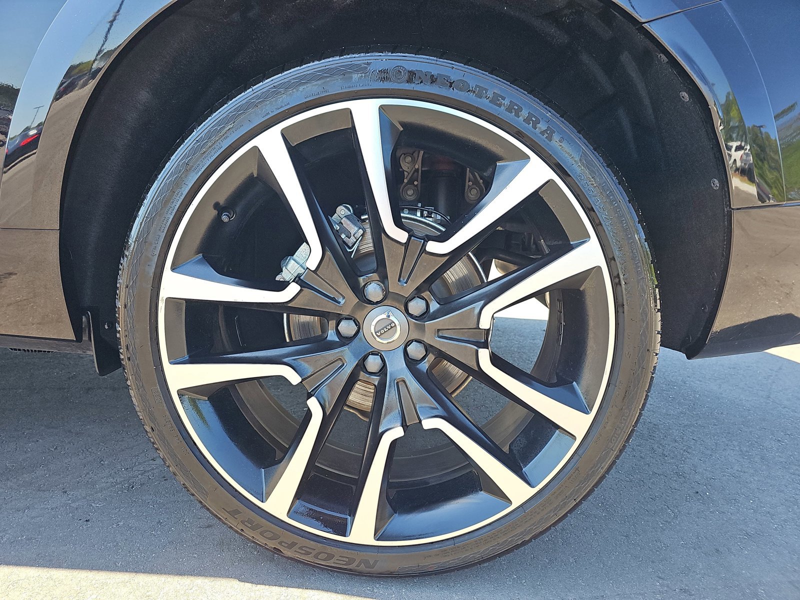Used 2023 Volvo XC60 B5 Ultimate w/ Protection Package Premier FWD image 34