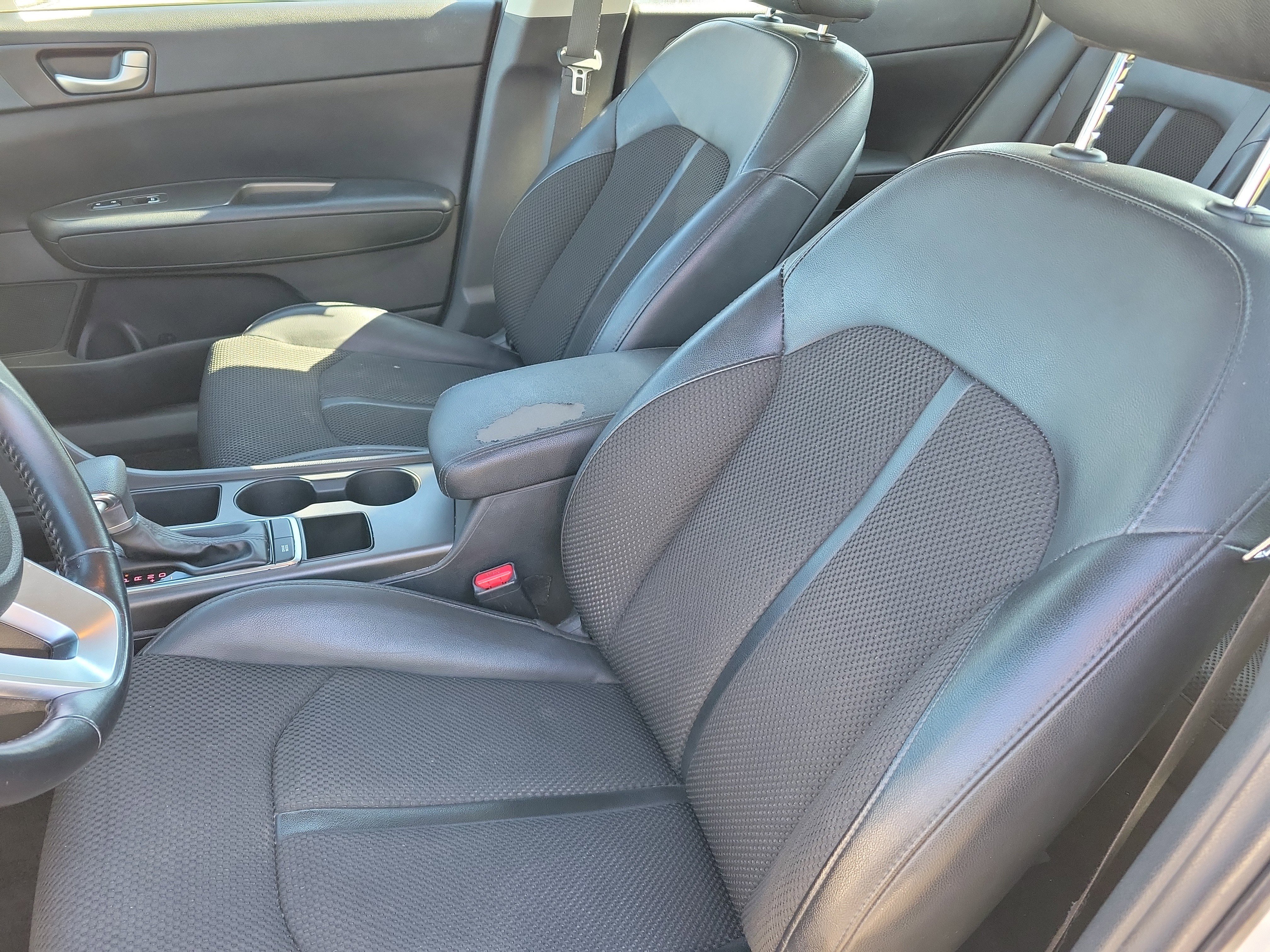 Used 2019 Kia Optima S image 4
