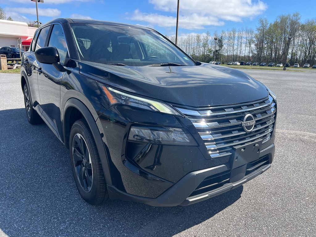 Used 2024 Nissan Rogue SV image 10