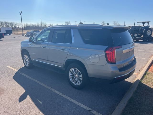 Used 2024 GMC Yukon SLT w/ SLT Luxury Package image 5