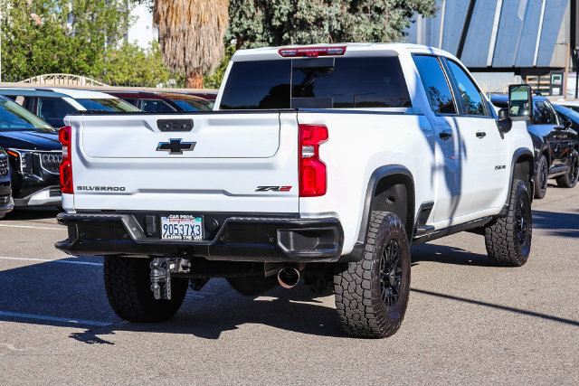 Used 2024 Chevrolet Silverado 2500 ZR2 AWD/4WD image 9