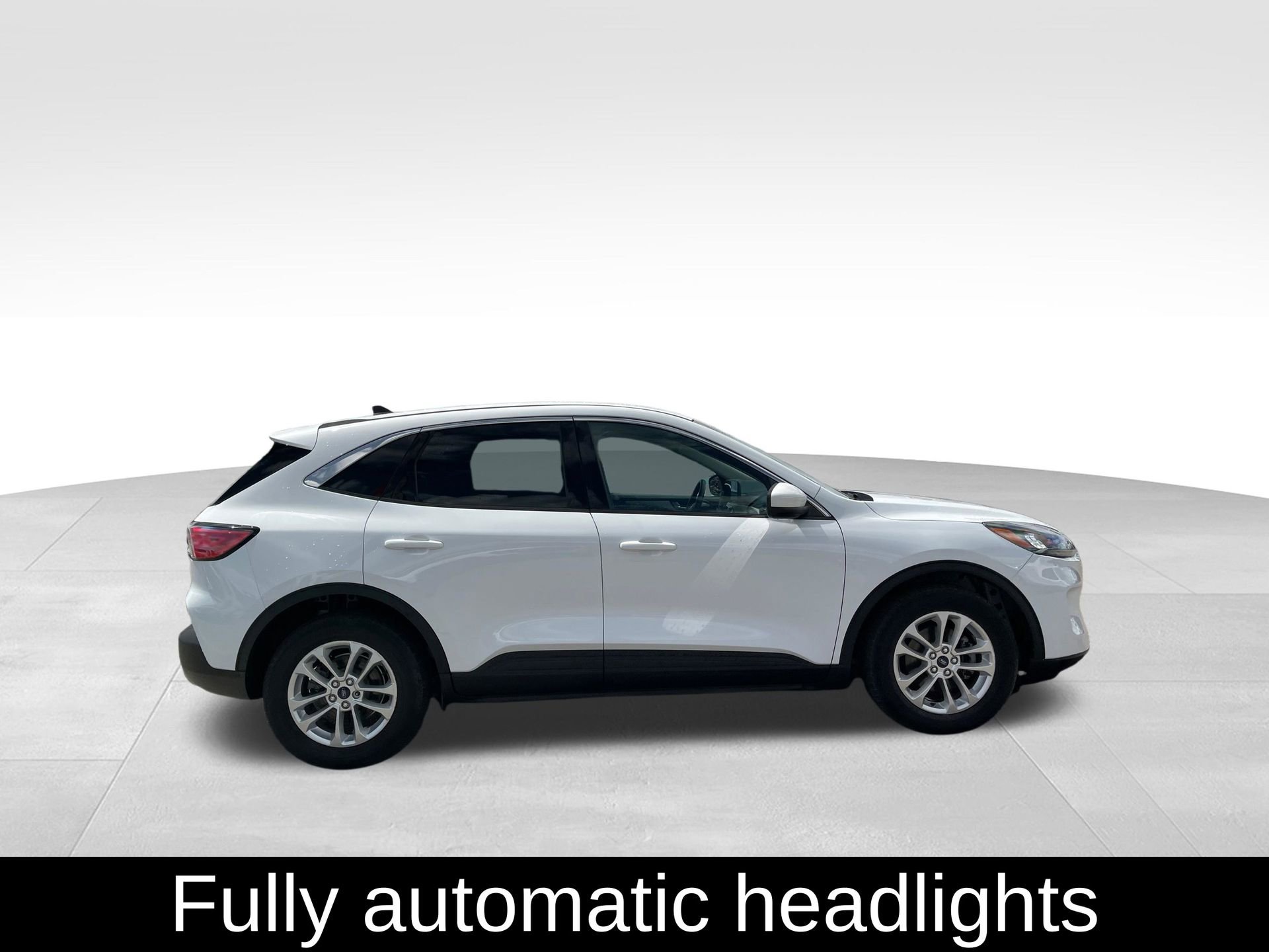 Used 2020 Ford Escape SE image 4