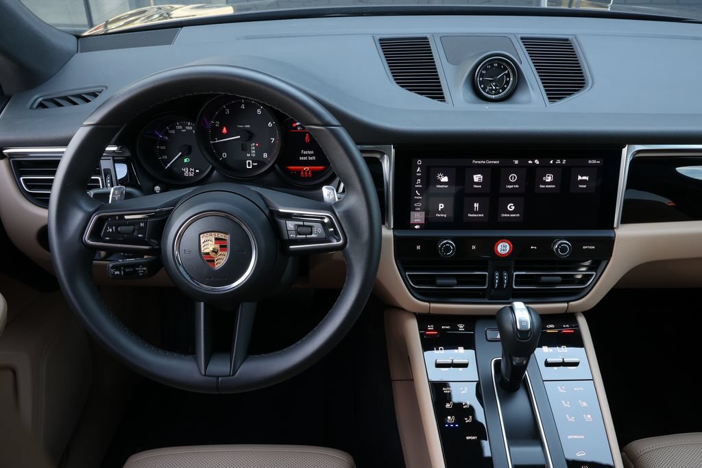 Certified 2026 Porsche Macan AWD/4WD image 40