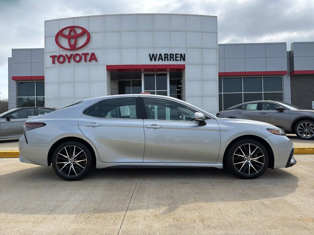 New 2023 Toyota Camry SE w/ Cold Weather Package AWD/4WD image 3