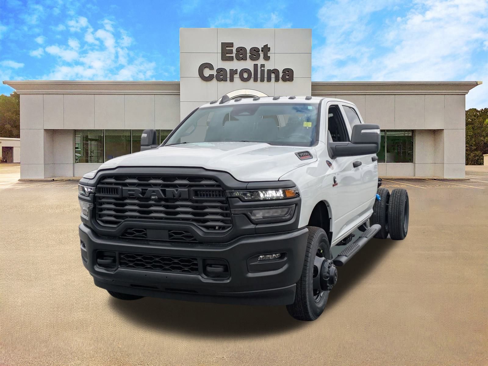 New 2026 RAM 3500 Tradesman AWD/4WD image 7