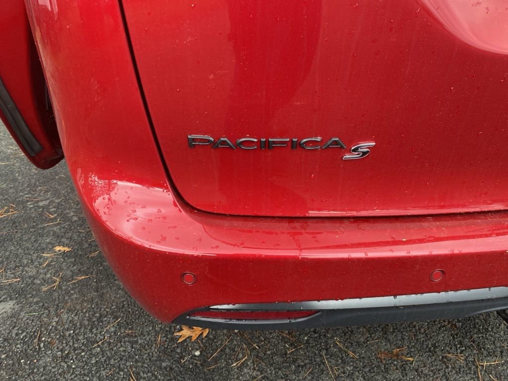 New 2026 Chrysler Pacifica Limited w/ S Appearance Package image 10