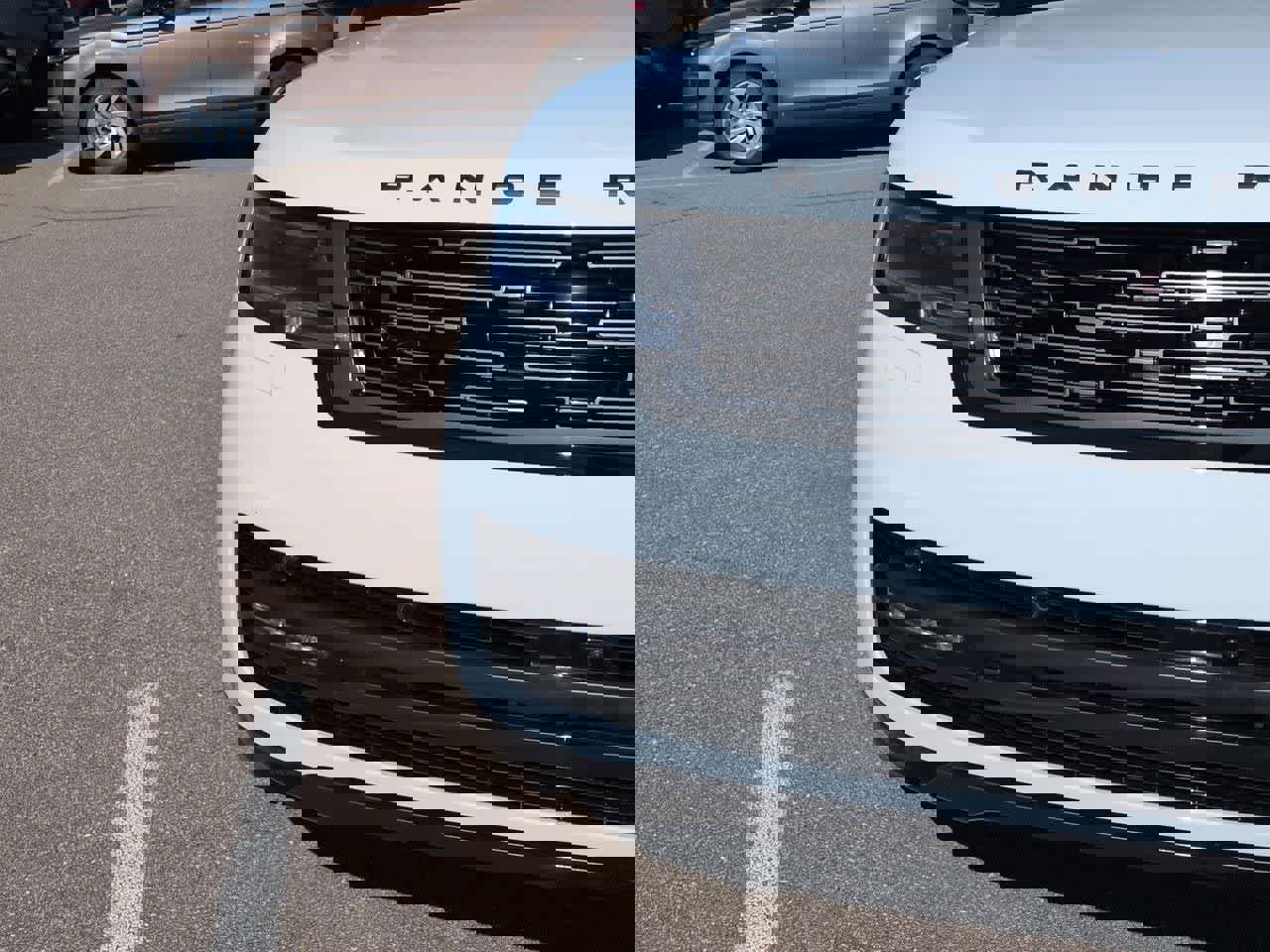 New 2026 Land Rover Range Rover Long Wheelbase SE image 10