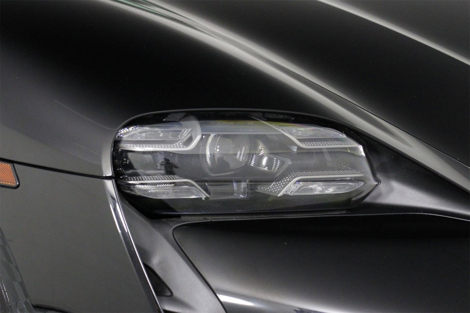 Used 2022 Porsche Taycan 4S image 26