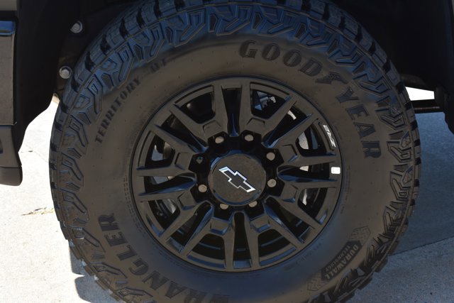 New 2026 Chevrolet Silverado 2500 ZR2 image 10