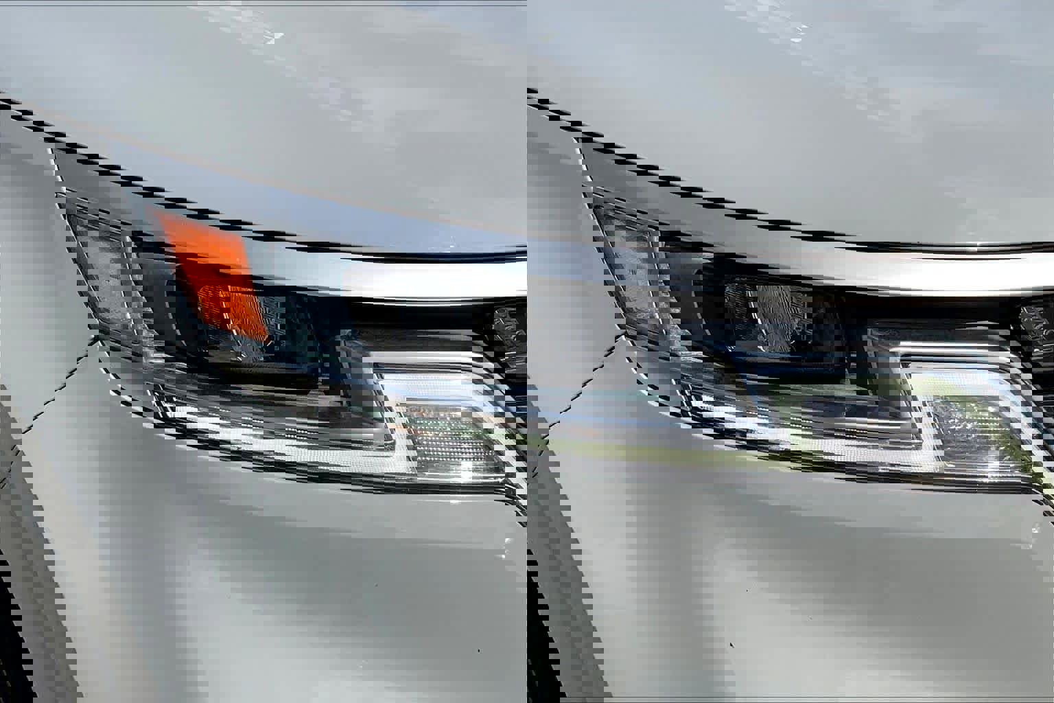 Used 2022 Kia Carnival EX image 24