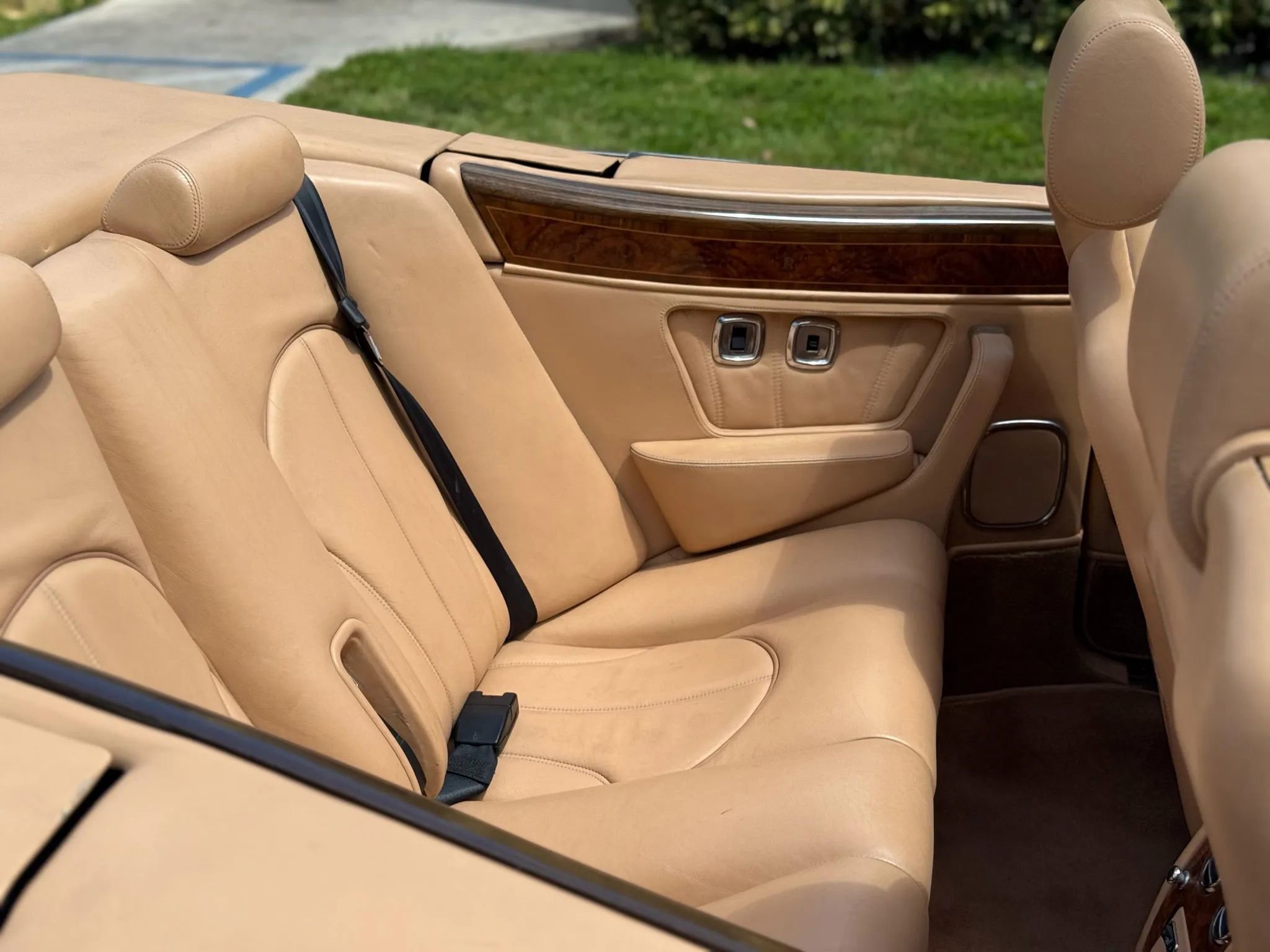 Used 2000 Rolls-Royce Corniche RWD image 27