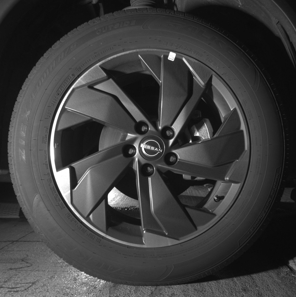 Used 2025 Nissan Rogue SV FWD image 13
